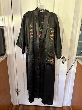 Golden Bee Black Silk Embroidered Long Robe Kimono